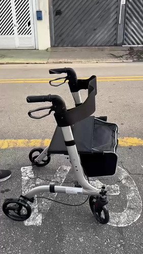 Andador 4 Rodas Encosto Cadeira Assento Dobrável Alumínio Não Enferruja Freios Suporta 130kg Idoso Adulto Ortopédico Ergonômico Caminhada Altura Regulável Cesta Porta Objeto Reabilitação Pós Cirurgia - Imagem 5